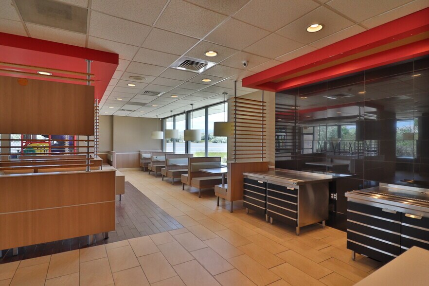 More Photos Of 1902 Mountain View Dr, Cody Fast Food For Sale
