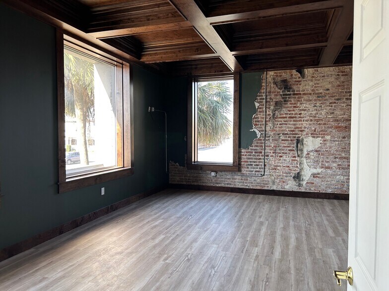 More Photos Of 116 NW Columbia Ave, Lake City Office For Sale