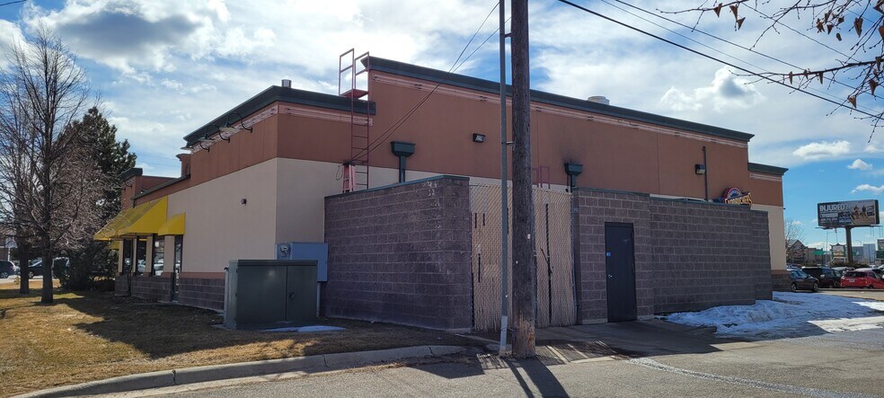 More Photos Of 3315 10th Ave S, Great Falls Restaurant For Sale