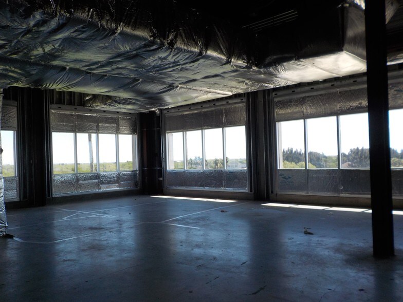 More Photos Of 5700 N Exp 77/83, Brownsville Medical For Lease