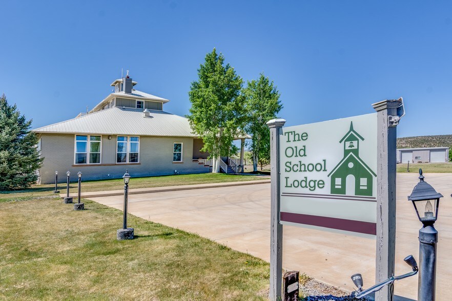 More Photos Of 21049 Uncompahgre Rd, Montrose Hotel For Sale