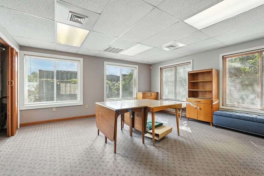 More Photos Of 185 West Ave, Ludlow Medical For Sale