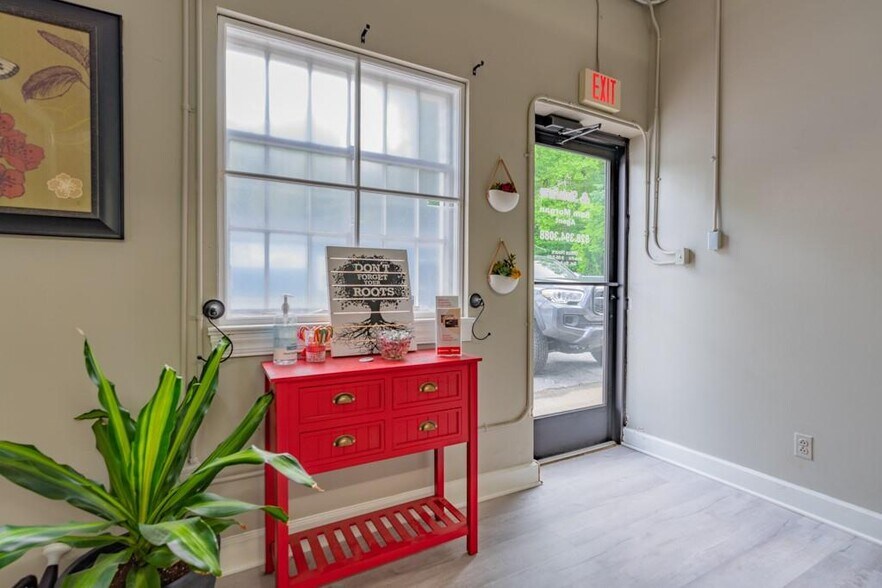 More Photos Of 1080 Main St NW, Lenoir Office For Sale