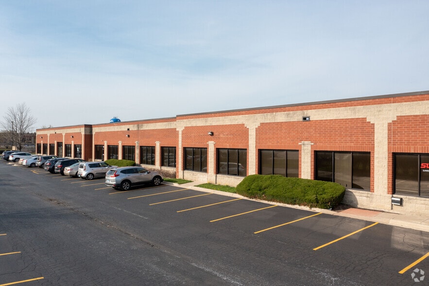 Primary Photo Of 440 Quadrangle Dr, Bolingbrook Office For Lease