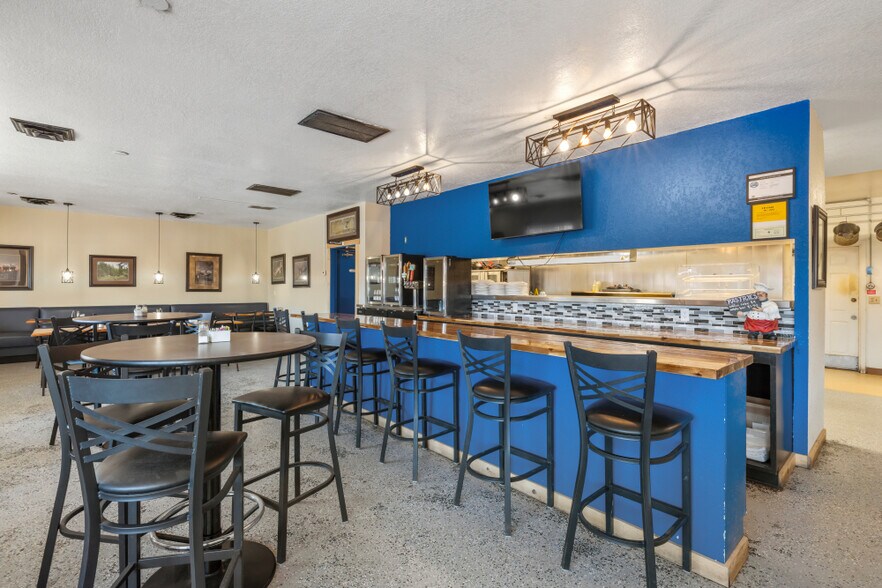 More Photos Of 2126 Broadway st, Malin Sports And Entertainment For Sale