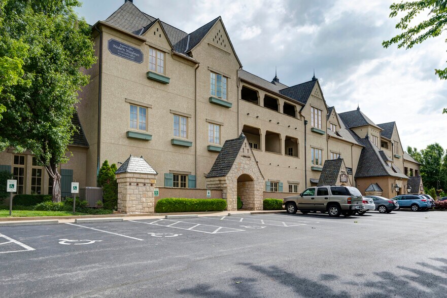 More Photos Of 1531 E Bradford Pky, Springfield Medical For Sale