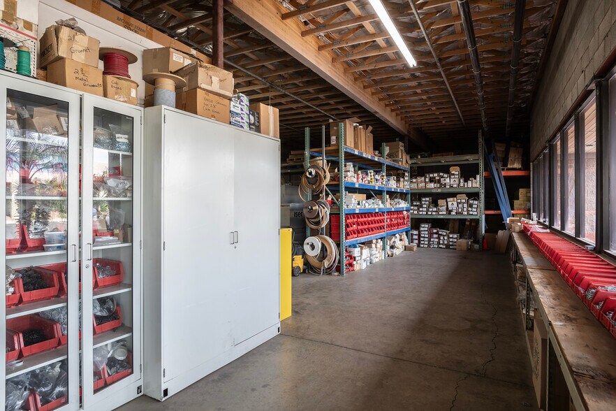 More Photos Of 828 E Isabella Ave, Mesa Warehouse For Sale