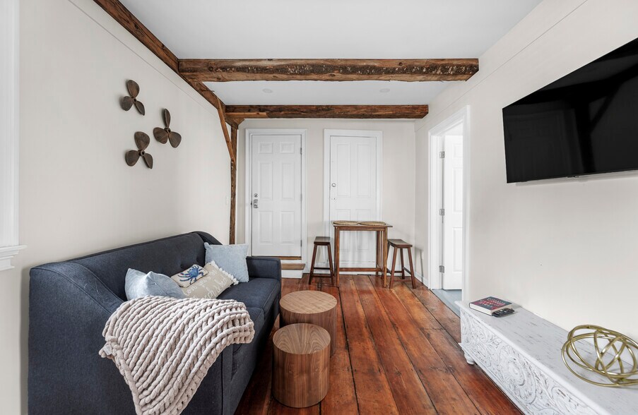 More Photos Of 3-5 Union St, Kennebunkport Storefront Retail Office For Sale