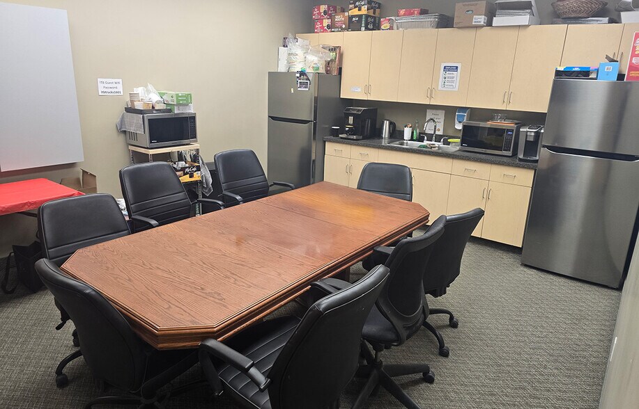 More Photos Of 1601 Church Ave, Winnipeg Warehouse For Lease