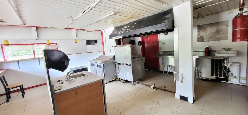 More Photos Of 71013 Highway 41, Pearl River Convenience Store For Sale