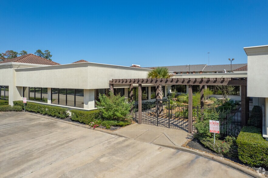 More Photos Of 200 Valleywood Dr, Spring Office For Sale