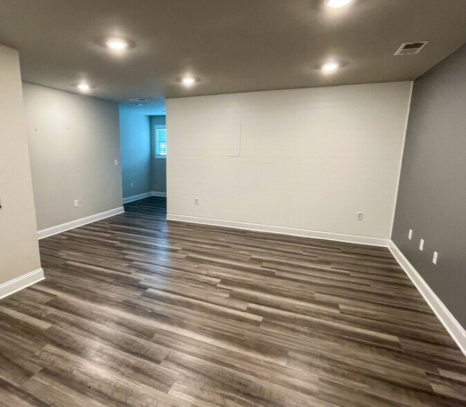 More Photos Of 132 Broadbent Way, Anderson Medical For Lease