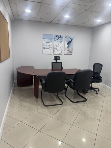 More Photos Of 2801 Greene St, Hollywood Warehouse For Lease
