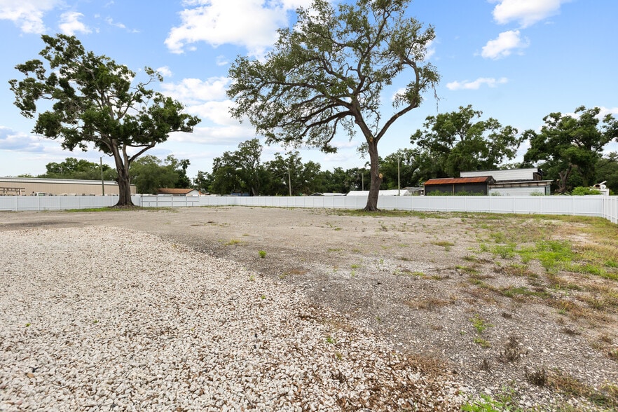 More Photos Of 7604 Broadway Ave, Tampa Freestanding For Lease