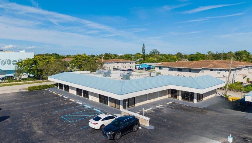 Primary Photo Of 1249-1263 10th St, Lake Park Storefront For Lease