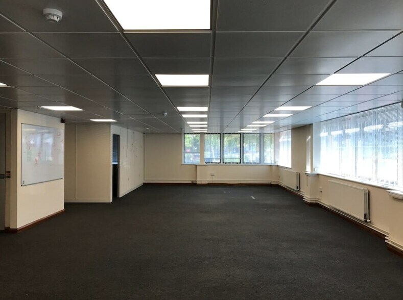 More Photos Of 13 Ocean Way, Cardiff Office For Sale