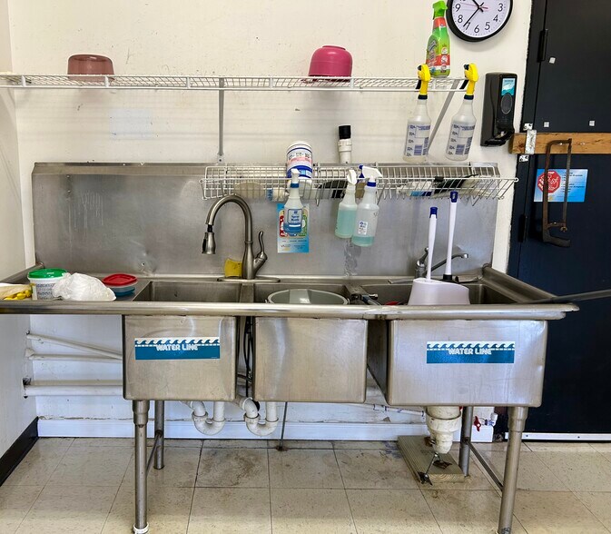 More Photos Of 2753 Dogtown Rd, Goochland Storefront Retail Office For Lease