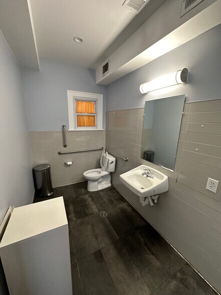 More Photos Of 3483-3487 S Broadway, Englewood Storefront Retail Office For Lease