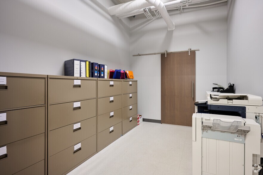 More Photos Of 260 E Main St, Rochester Medical For Lease