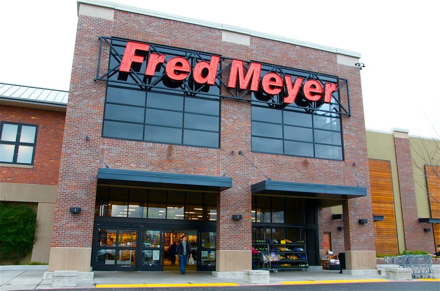 More Photos Of Grand Blvd @ SR-14, Vancouver Unknown For Lease