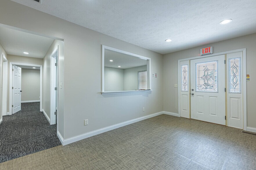 More Photos Of 1001 N County Road 25A, Troy Office For Sale