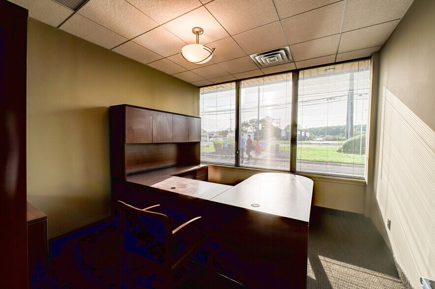 More Photos Of 585 Broadhollow Rd, Melville Warehouse For Lease