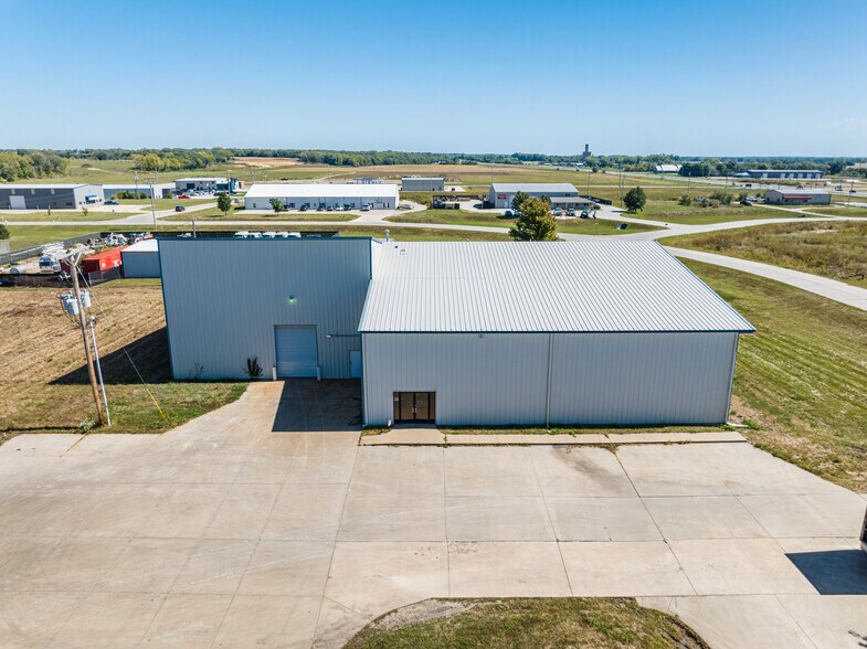 More Photos Of 8914 Green Valley Dr, Manhattan Manufacturing For Sale