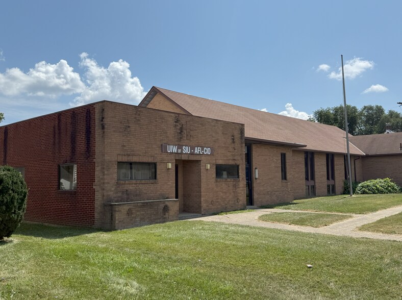 More Photos Of 2800 S High St, Columbus Office For Sale