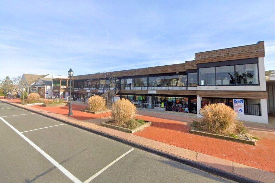 More Photos Of 716 Montauk Hwy, Montauk Restaurant For Lease