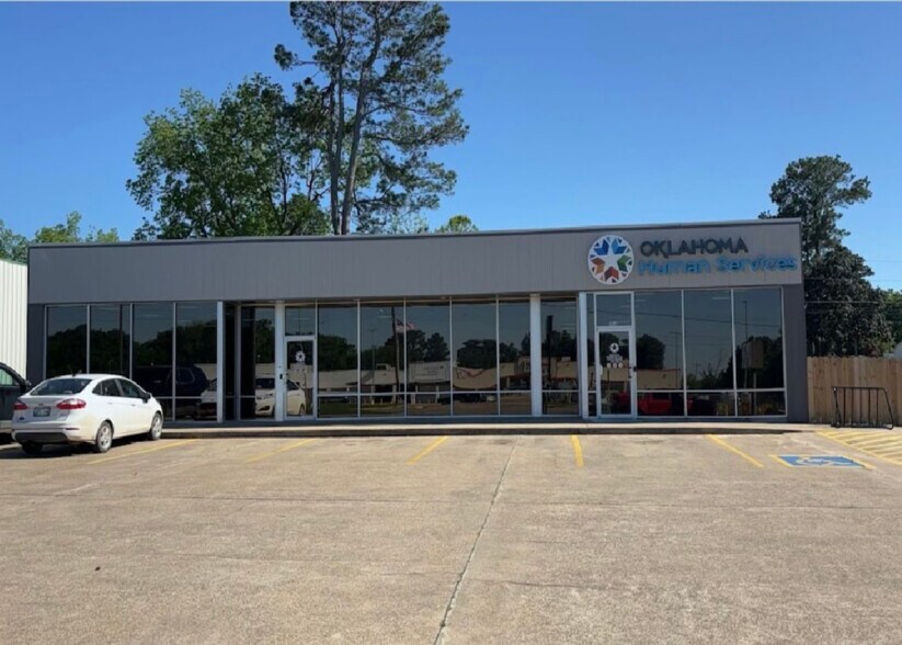 Primary Photo Of 904 E Washington St, Idabel Office For Sale
