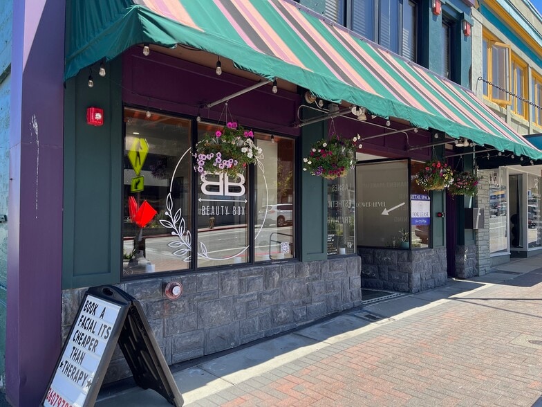 More Photos Of 117 E 1st St, Port Angeles General Retail For Lease