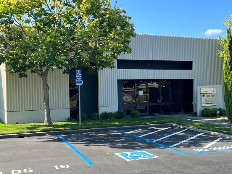 More Photos Of 3350 Scott Blvd, Santa Clara Research And Development For Lease