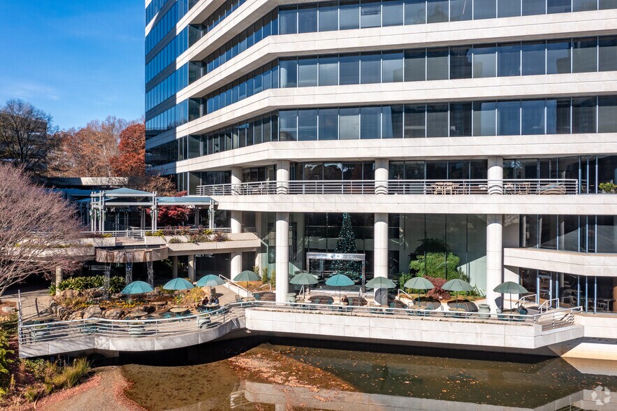 More Photos Of 990 Hammond Dr NE, Atlanta Unknown For Lease