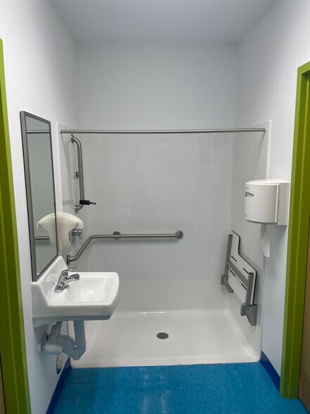 More Photos Of 42700 Garfield Rd, Clinton Township Medical For Lease