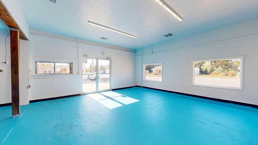 More Photos Of 3851 Harrington st, Oak Park Light Distribution For Sale