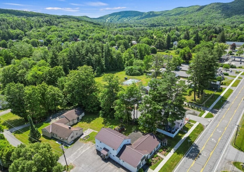 More Photos Of 260 Stockbridge Rd, Great Barrington Freestanding For Lease