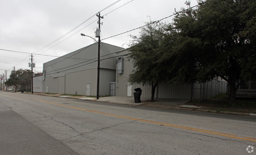 More Photos Of 3719 Leeland St, Houston Warehouse For Sale