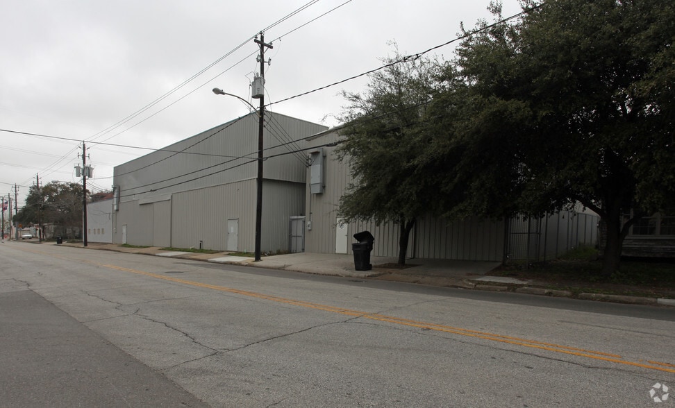 More Photos Of 3719 Leeland St, Houston Warehouse For Lease