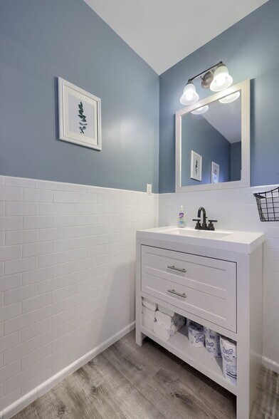 More Photos Of 825 Eden Rd, Lancaster Medical For Sale