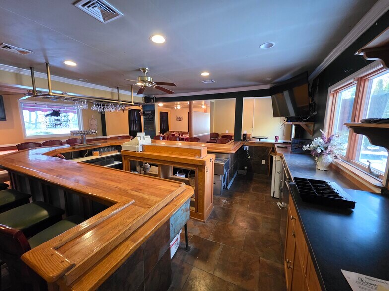 More Photos Of 923 State Route 32, Highland Mills Restaurant For Lease