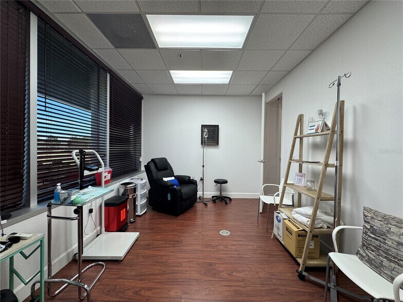 More Photos Of 6150 Metrowest Blvd, Orlando Medical For Lease