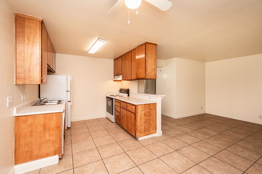 More Photos Of 1230 Melton Dr, Yuba City Apartments For Sale