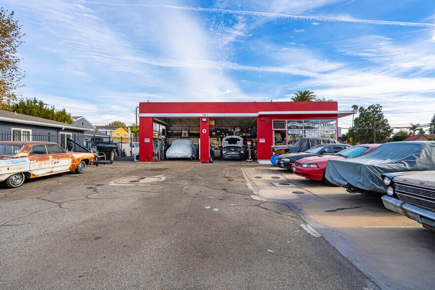 More Photos Of 700 N Anaheim Blvd, Anaheim General Retail For Sale
