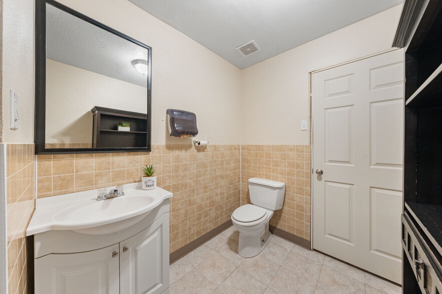 More Photos Of 1104 S 7th Ave, Yuma Religious Facility For Sale