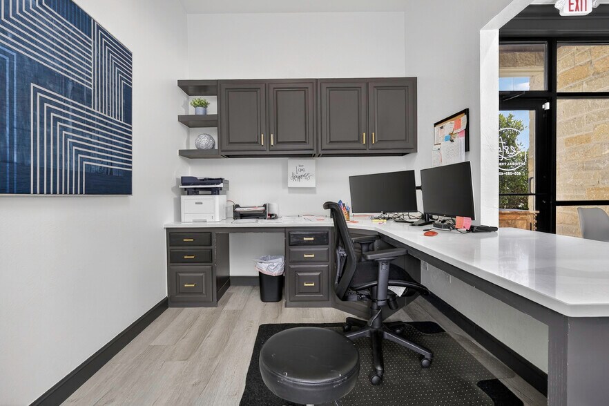 More Photos Of 9433 N Kelley Ave, Oklahoma City Office For Sale