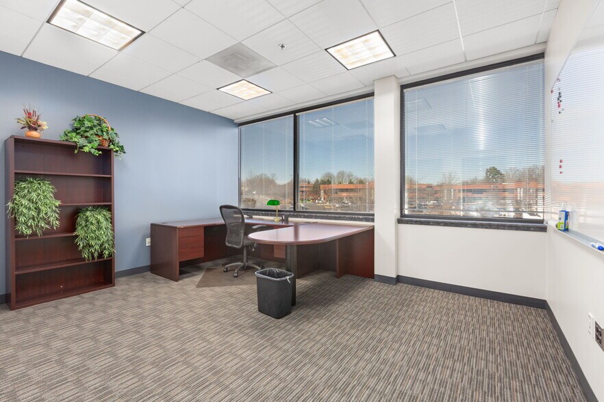 More Photos Of 10 Center St, Stafford Office For Lease