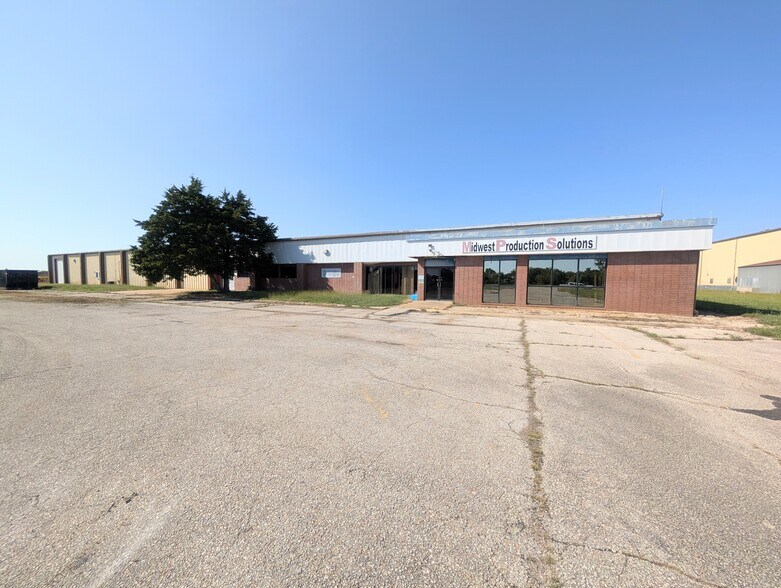 More Photos Of 1469 US Highway 59, Moran Manufacturing For Sale