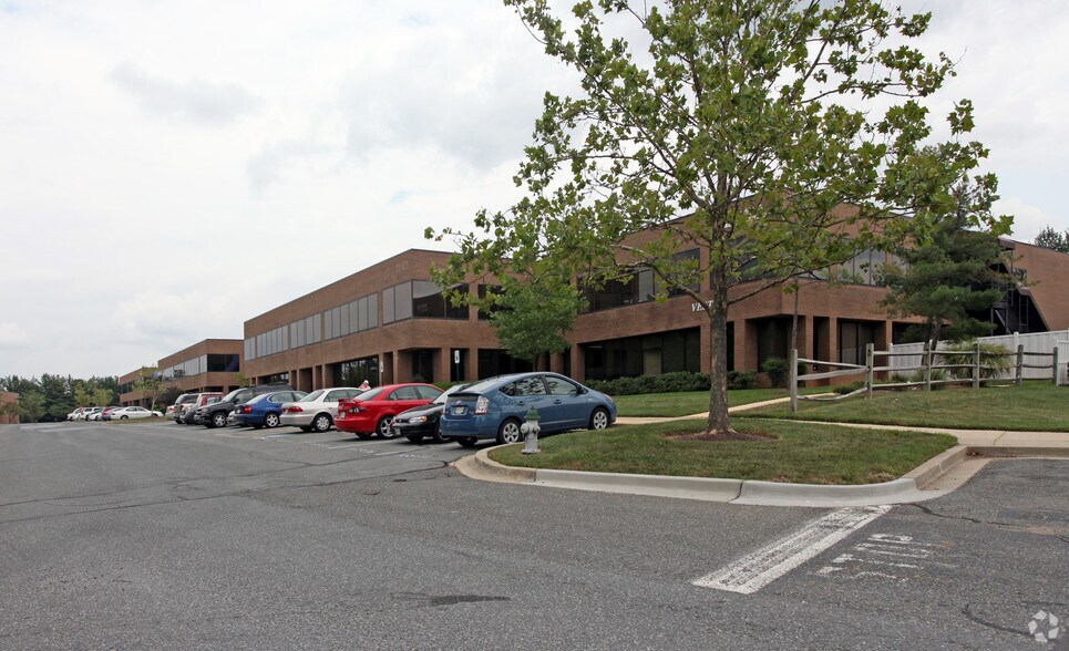 More Photos Of 10101-10123 Senate Dr, Lanham Light Distribution For Lease