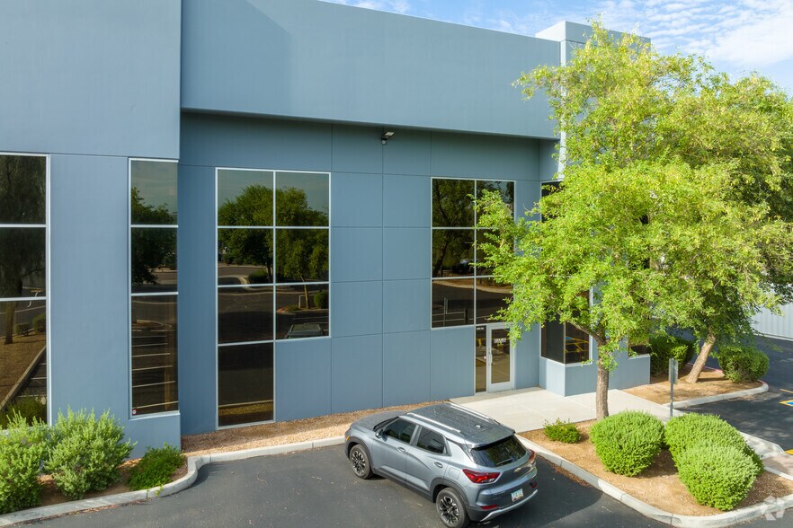 More Photos Of 7175 W Sherman Rd, Phoenix Warehouse For Lease