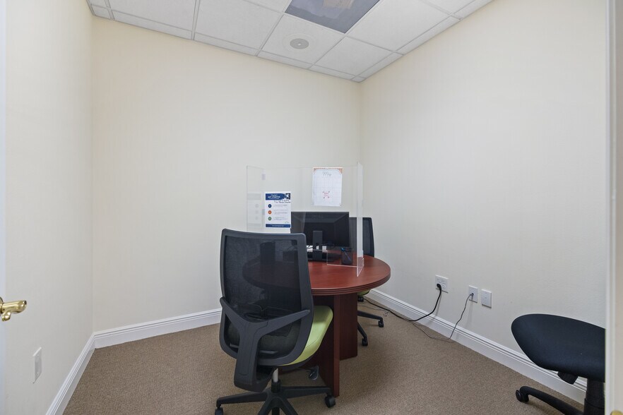 More Photos Of 7100 S Beneva Rd, Sarasota Office For Lease